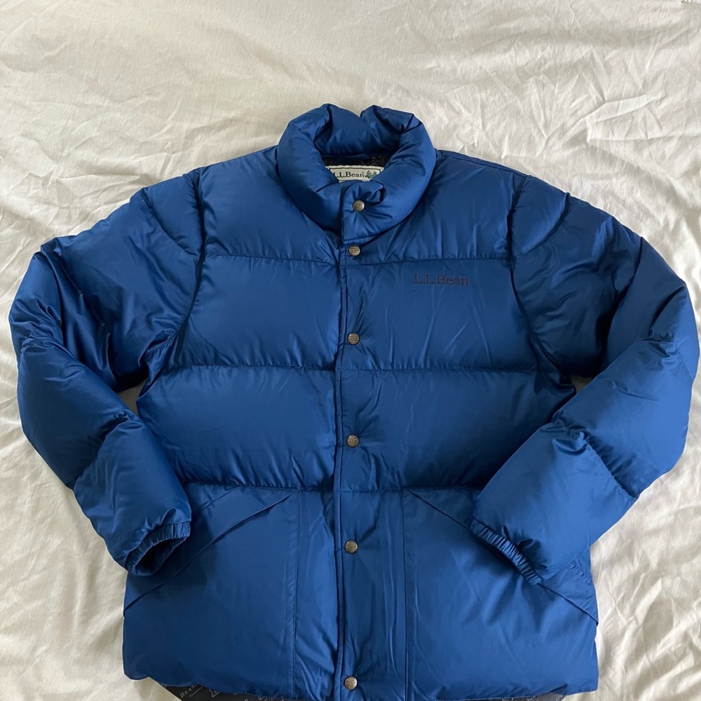 L.L. Bean Men's Puffer Jacket - Blue Size Medium